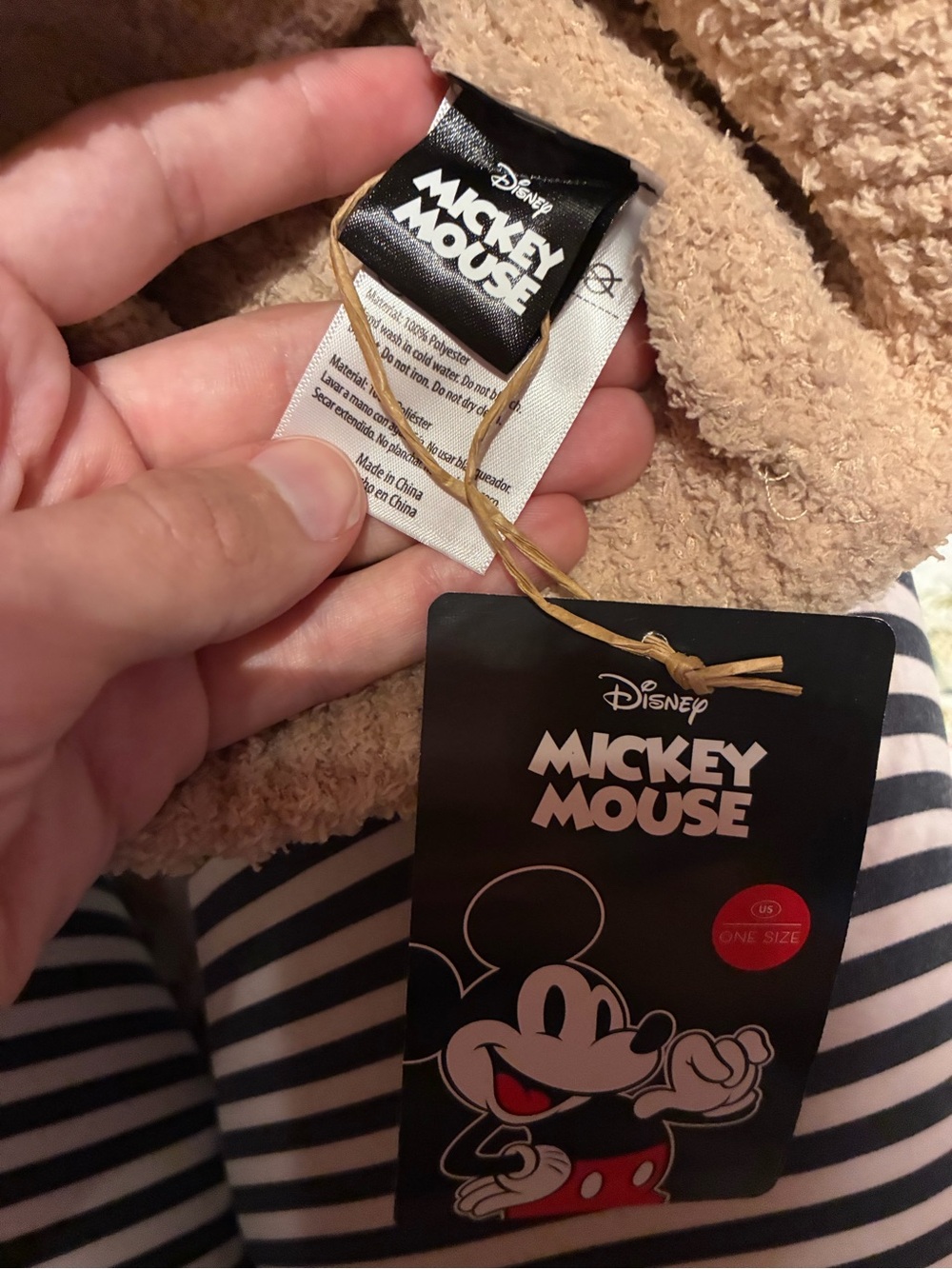 NWT 2026 Plush Mickey Mouse Disney Beanie Hat - Picture 4 of 5